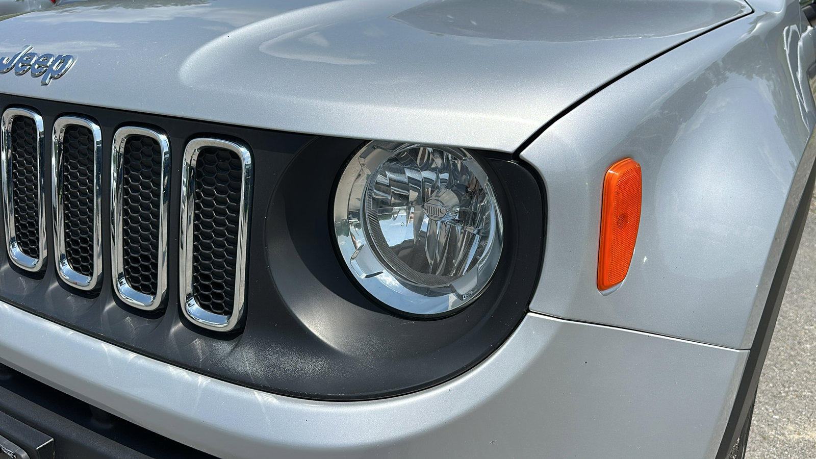 2016 Jeep Renegade Latitude photo 9