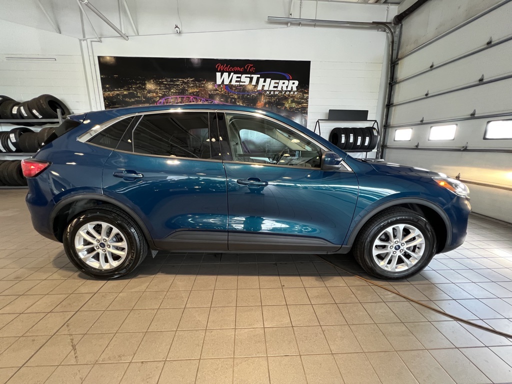 2020 Ford Escape SE photo 10