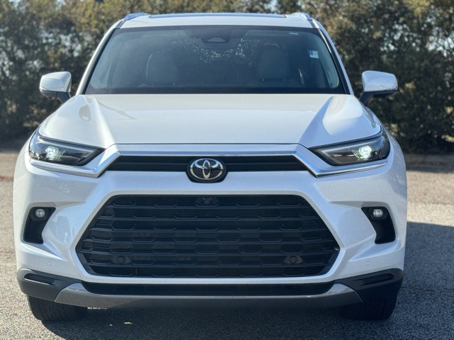 2024 Toyota Grand Highlander Limited photo 3