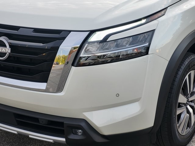 2022 Nissan Pathfinder SL photo 6