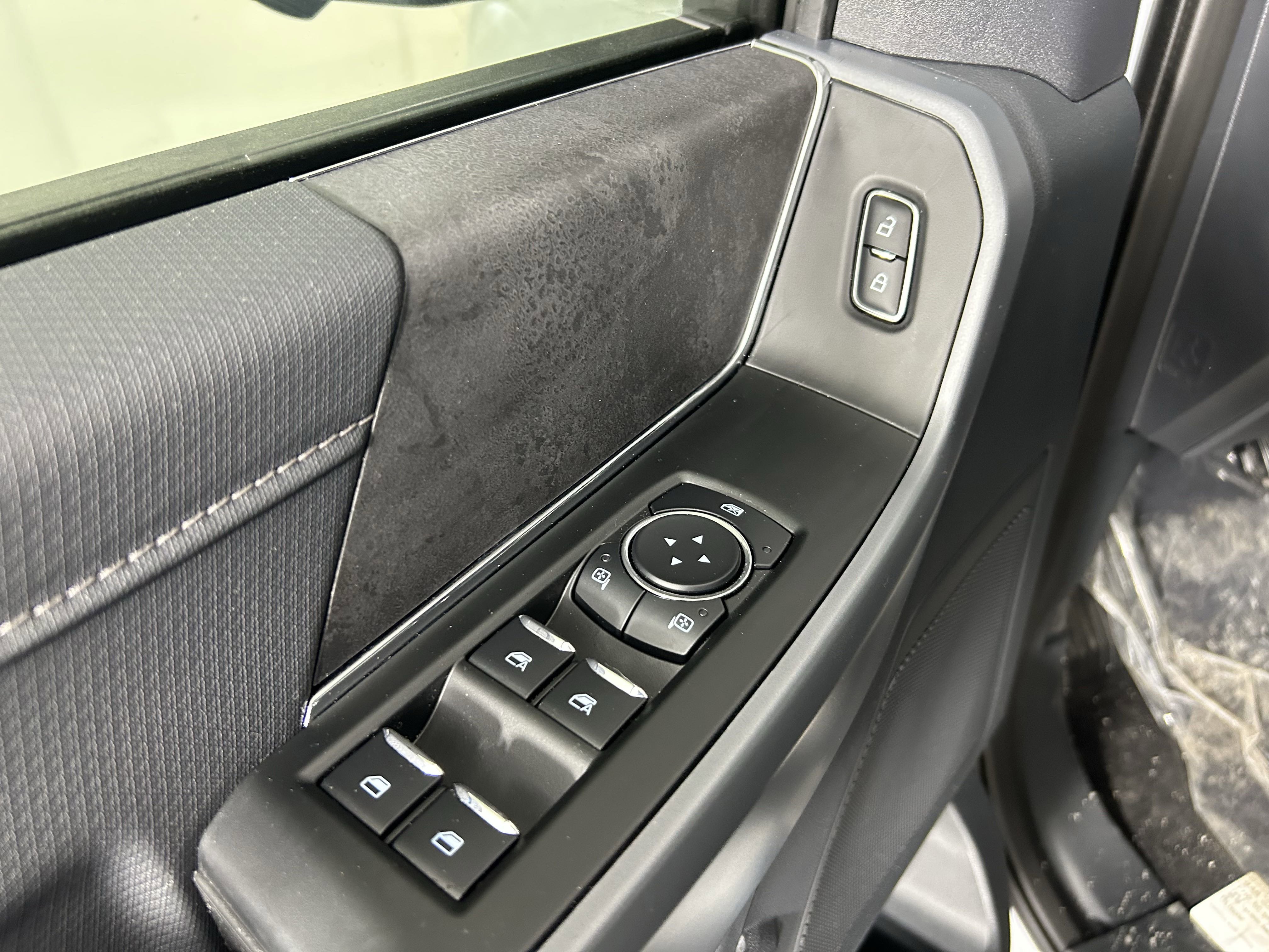 2025 Ford F-150 XLT photo 9