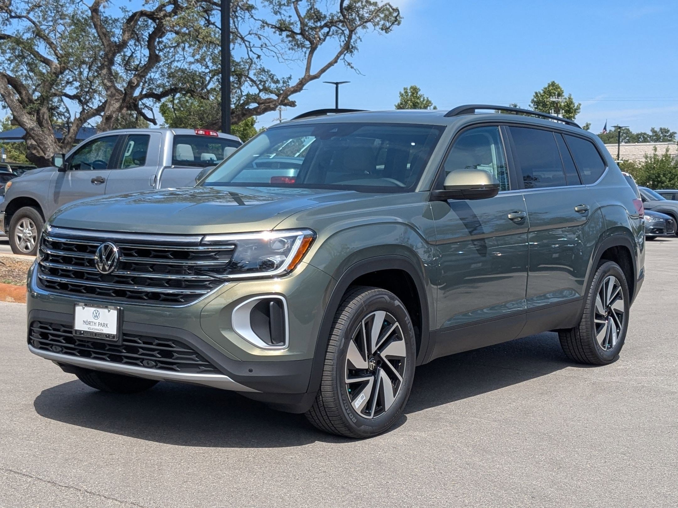 2026 Volkswagen Atlas SE Technology photo 3