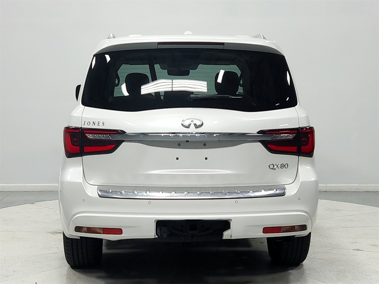 2023 Infiniti QX80 Luxe photo 4