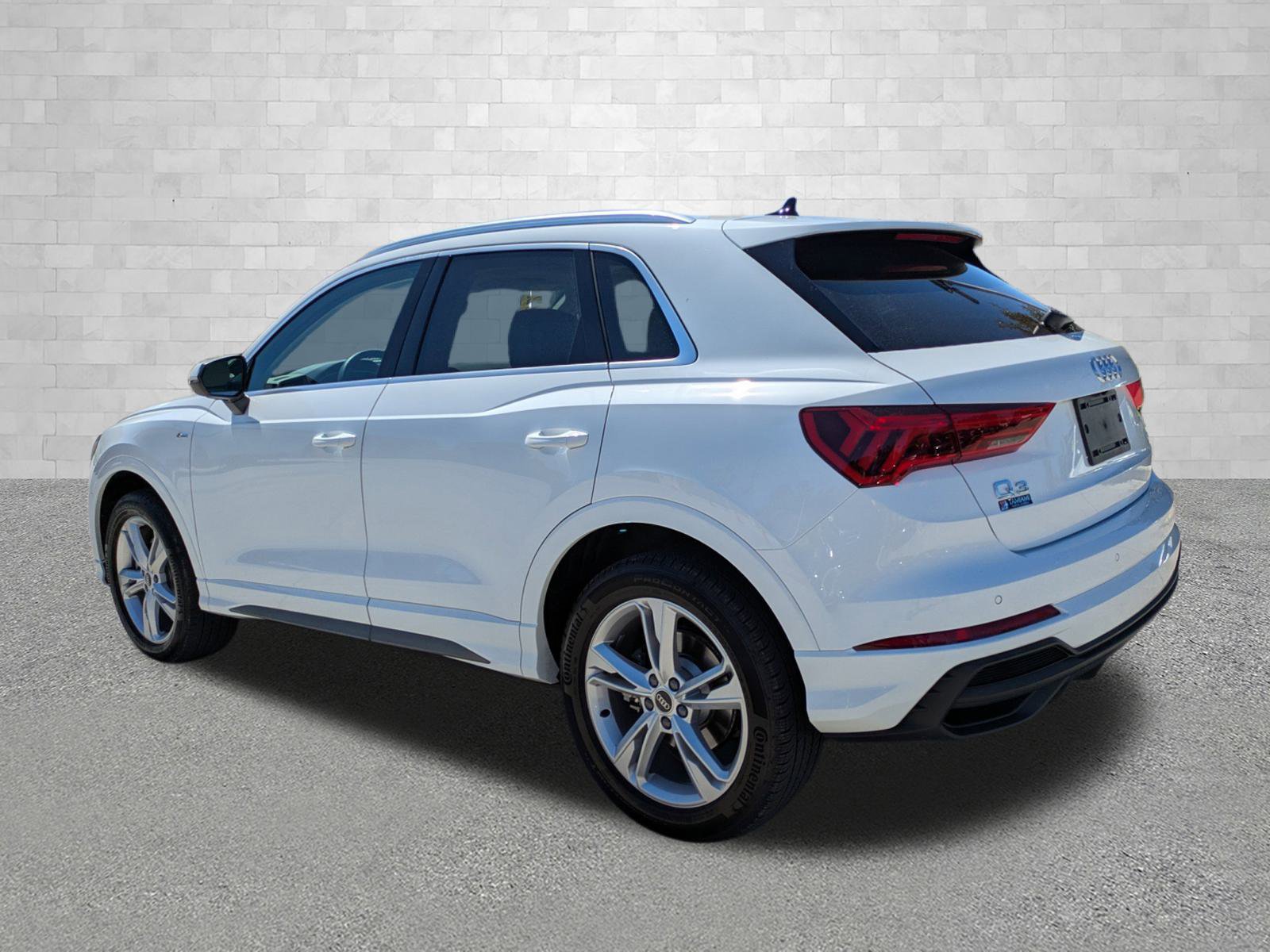 2023 Audi Q3 S line Premium photo 3