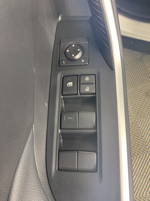 2022 Toyota RAV4 LE photo 23