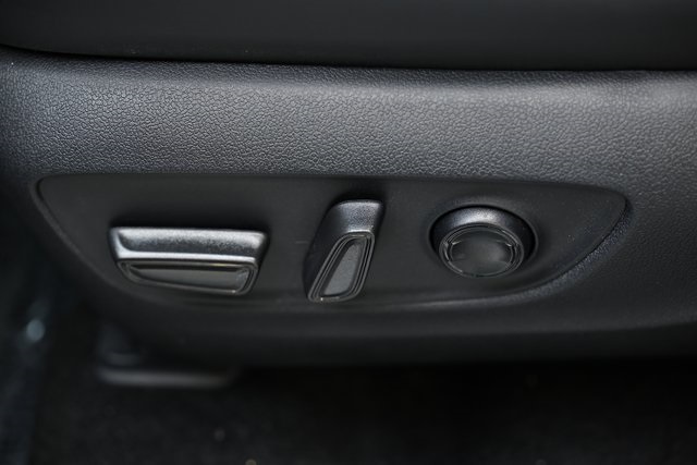 2025 Toyota RAV4 XLE Premium photo 18