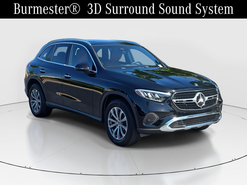 2025 Mercedes Benz GLC 300 photo 3
