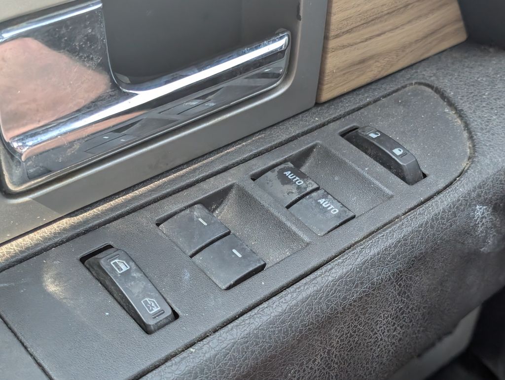 2011 Ford F-150 Lariat photo 7