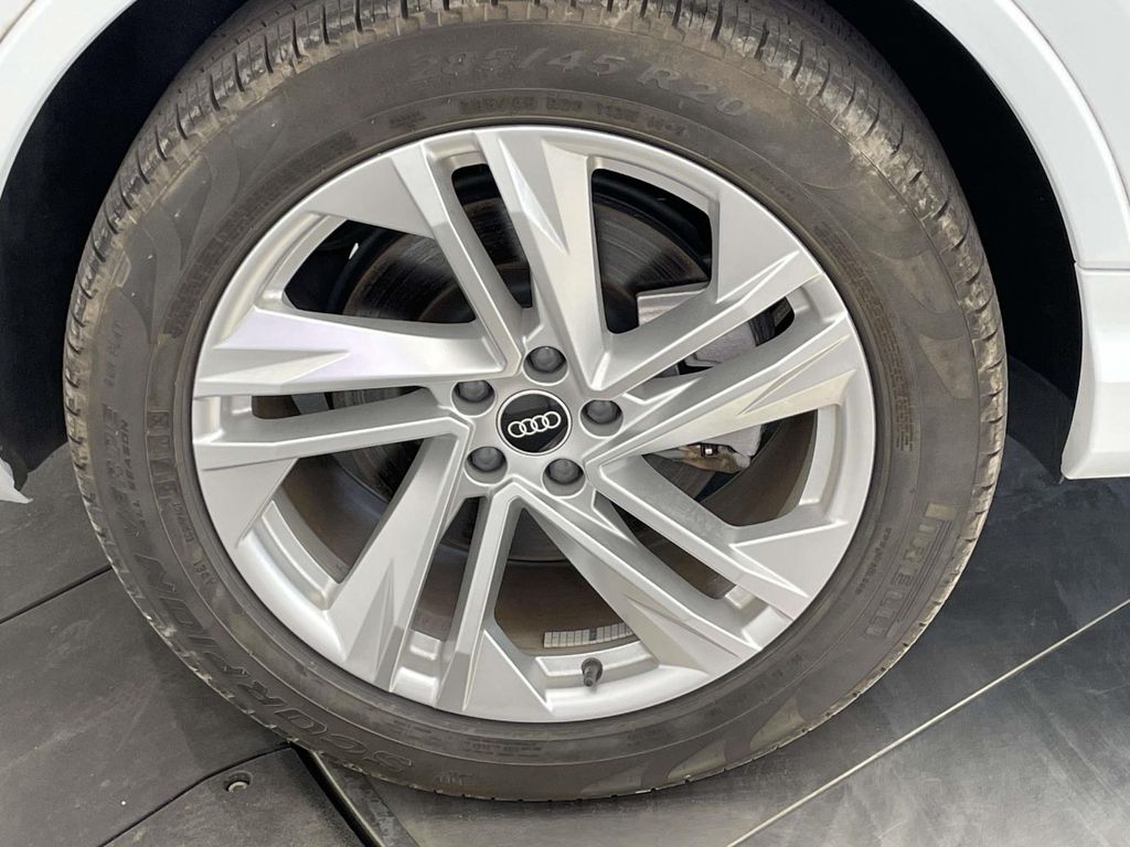 2021 Audi Q7 55 Prestige photo 13