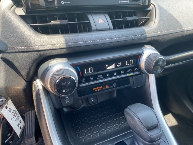 2022 Toyota RAV4 Hybrid LE photo 27