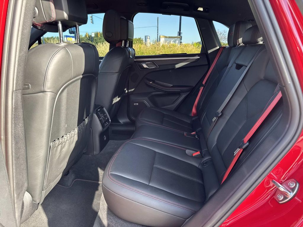 2021 Porsche Macan GTS photo 9