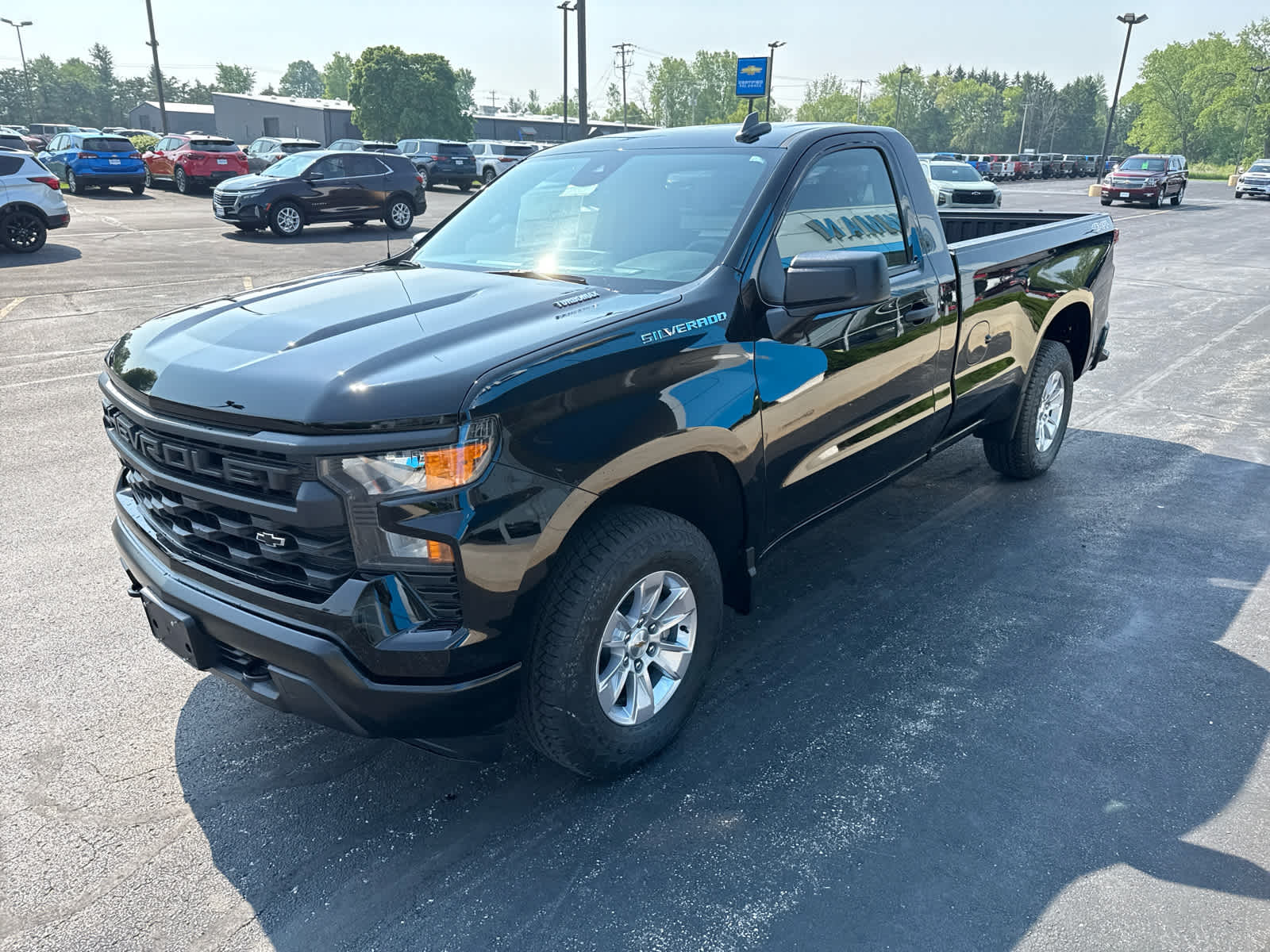 2025 Chevrolet Silverado 1500 photo 3