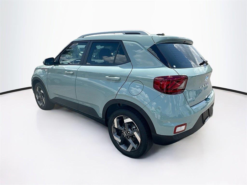 2025 Hyundai Venue Limited photo 2