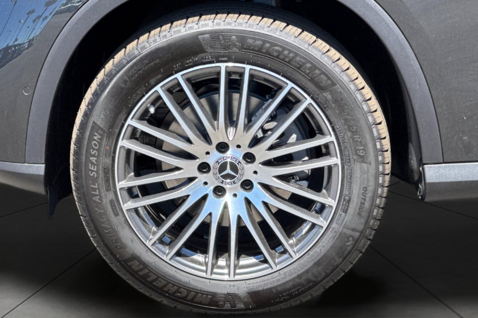 2026 Mercedes Benz GLC 300 photo 3