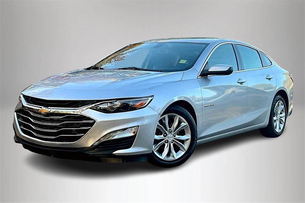 2022 Chevrolet Malibu photo 2