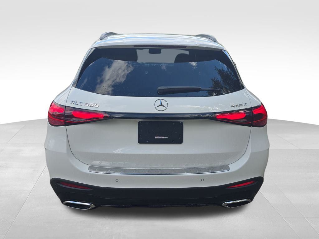 2026 Mercedes Benz GLC 300 4MATIC photo 4