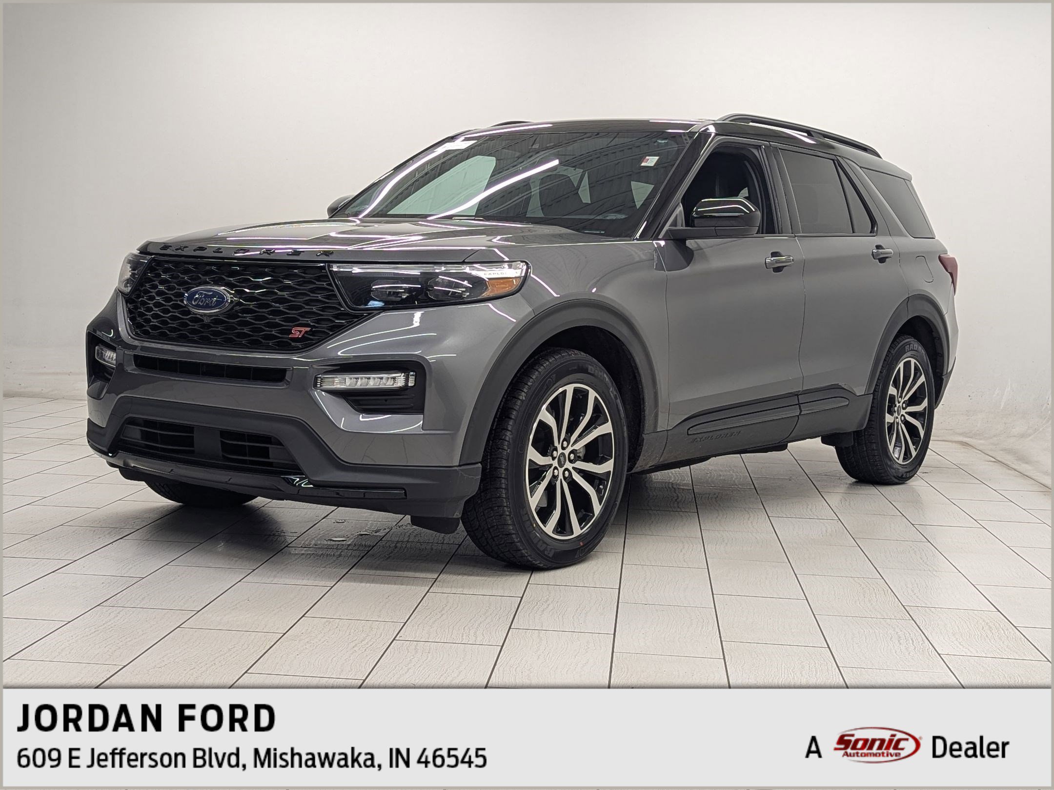 2023 Ford Explorer ST's photo