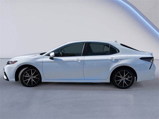 2024 Toyota Camry SE photo 9