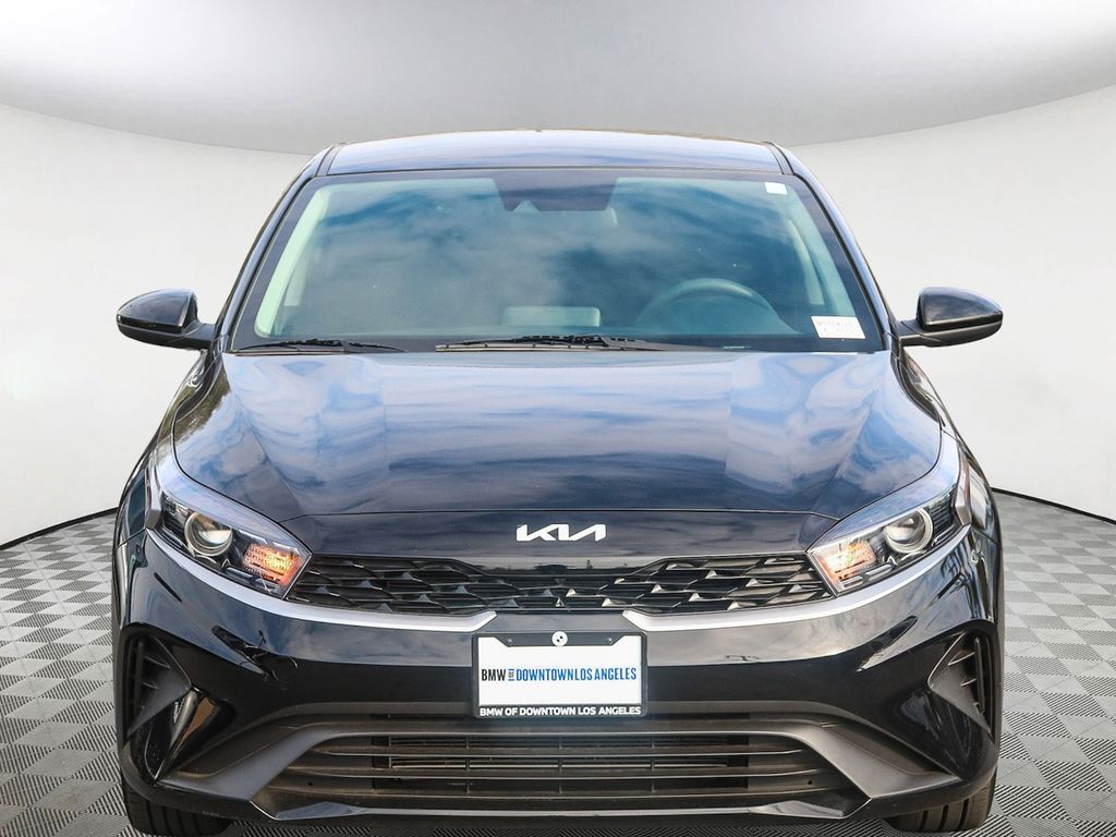 2023 Kia Forte LXS photo 2