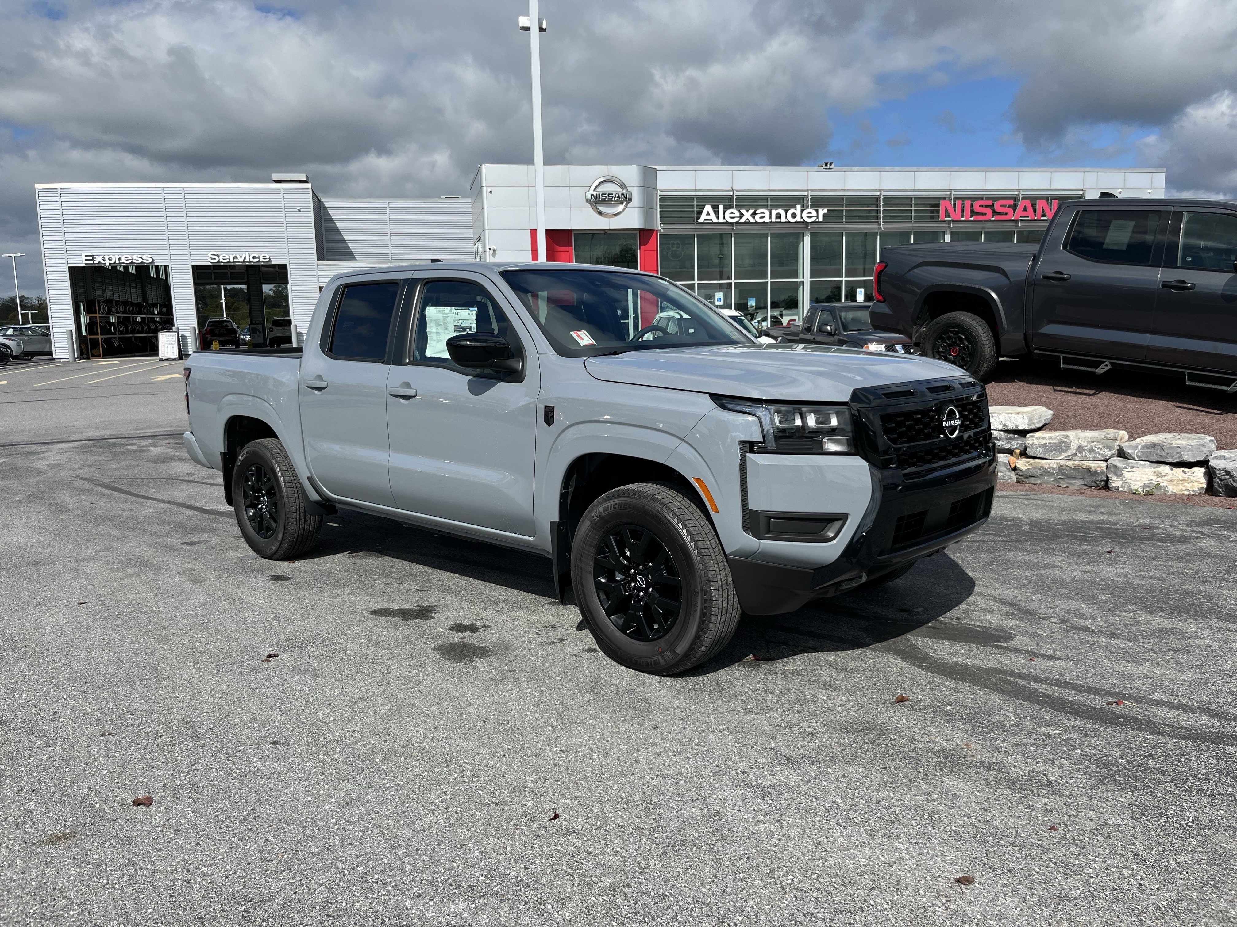 2026 Nissan Frontier SV's photo