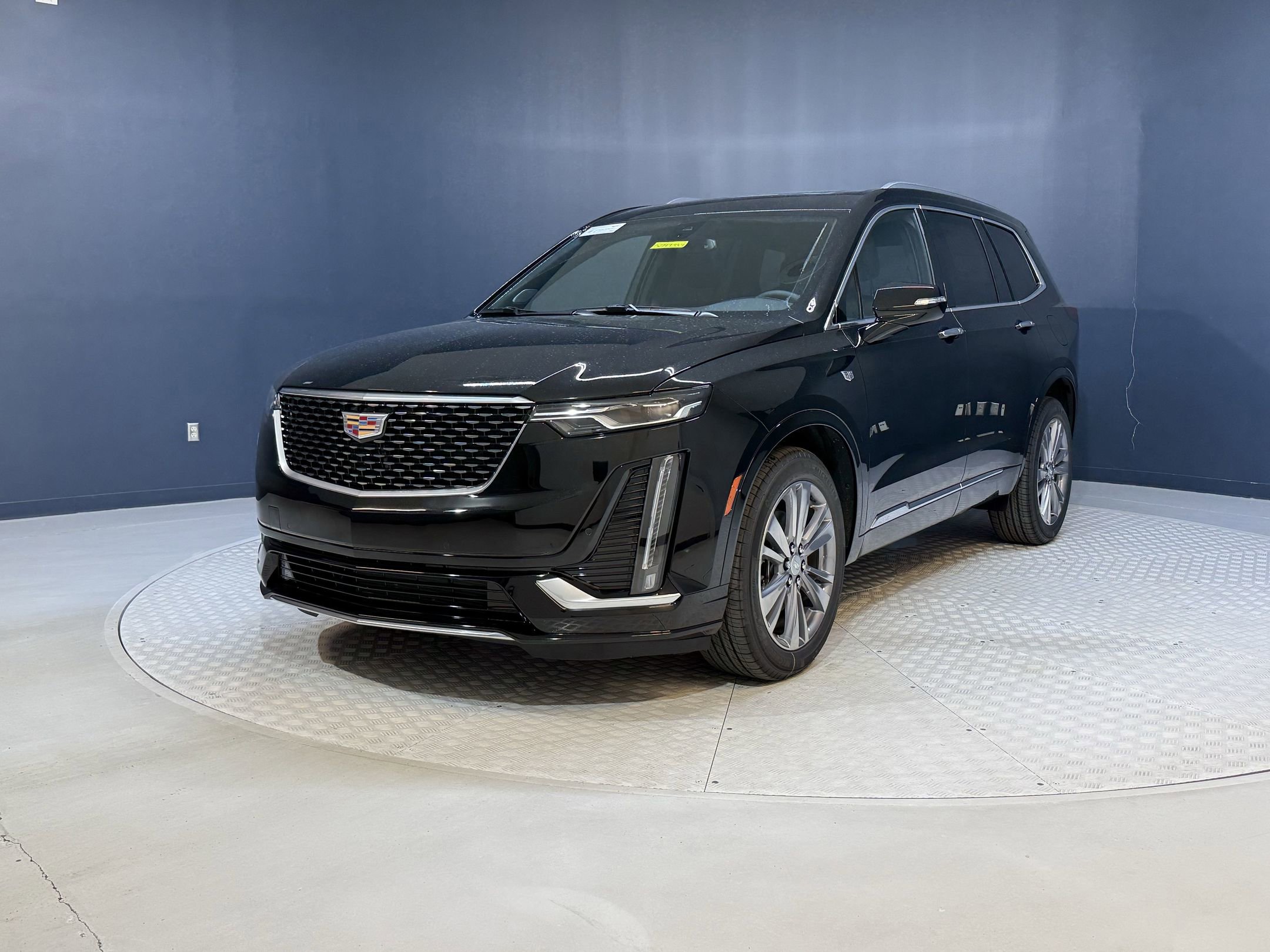 2025 Cadillac XT5 Premium Luxury photo 2