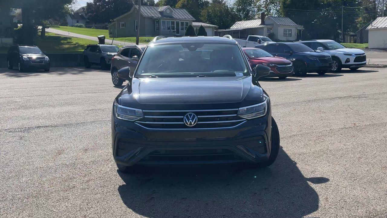 2023 Volkswagen Tiguan SE photo 3