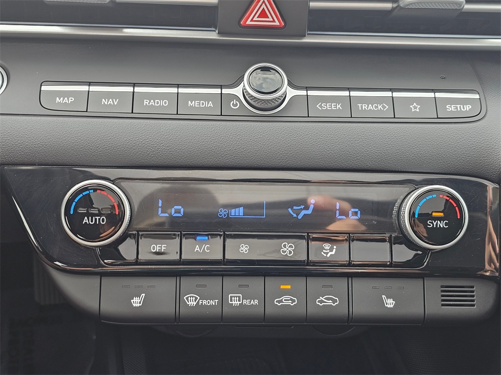 2024 Hyundai Elantra SEL Convenience photo 32
