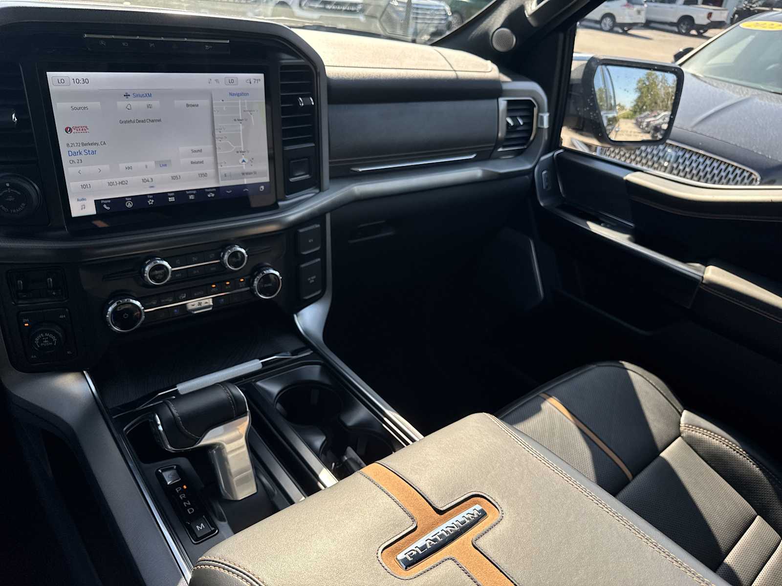 2023 Ford F-150 Platinum photo 32