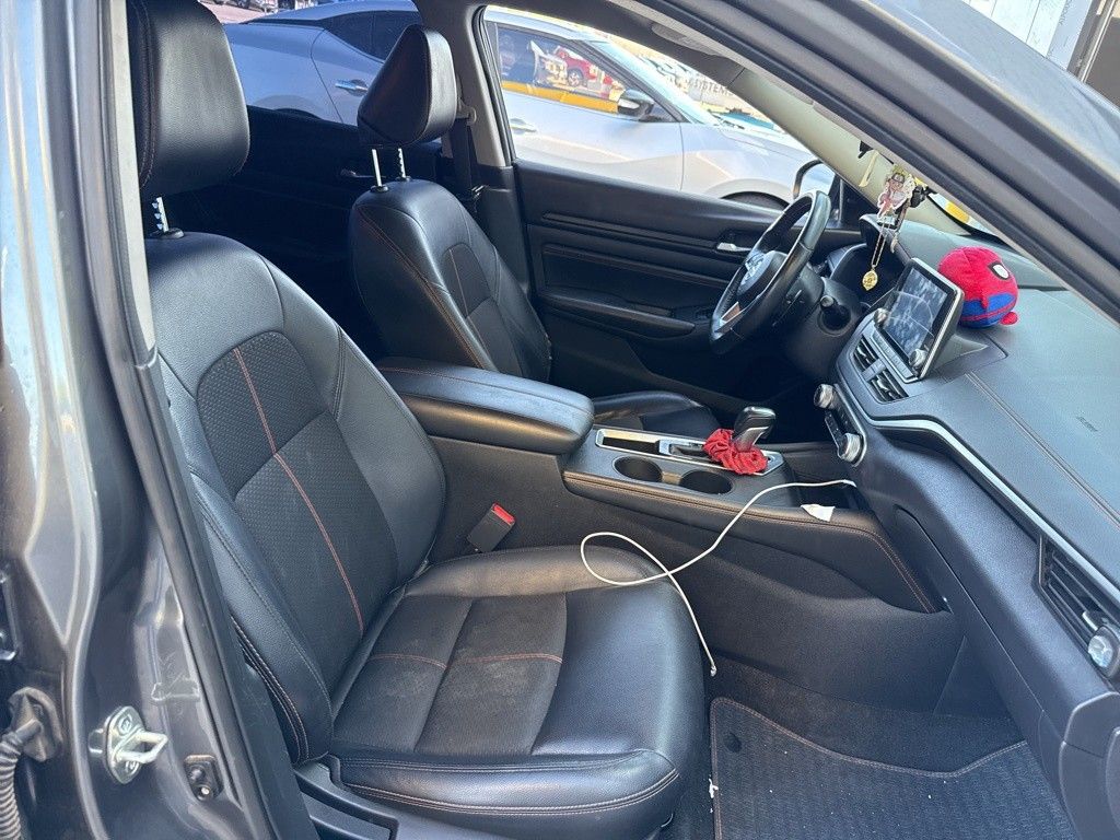 2020 Nissan Altima 2.5 SR photo 8