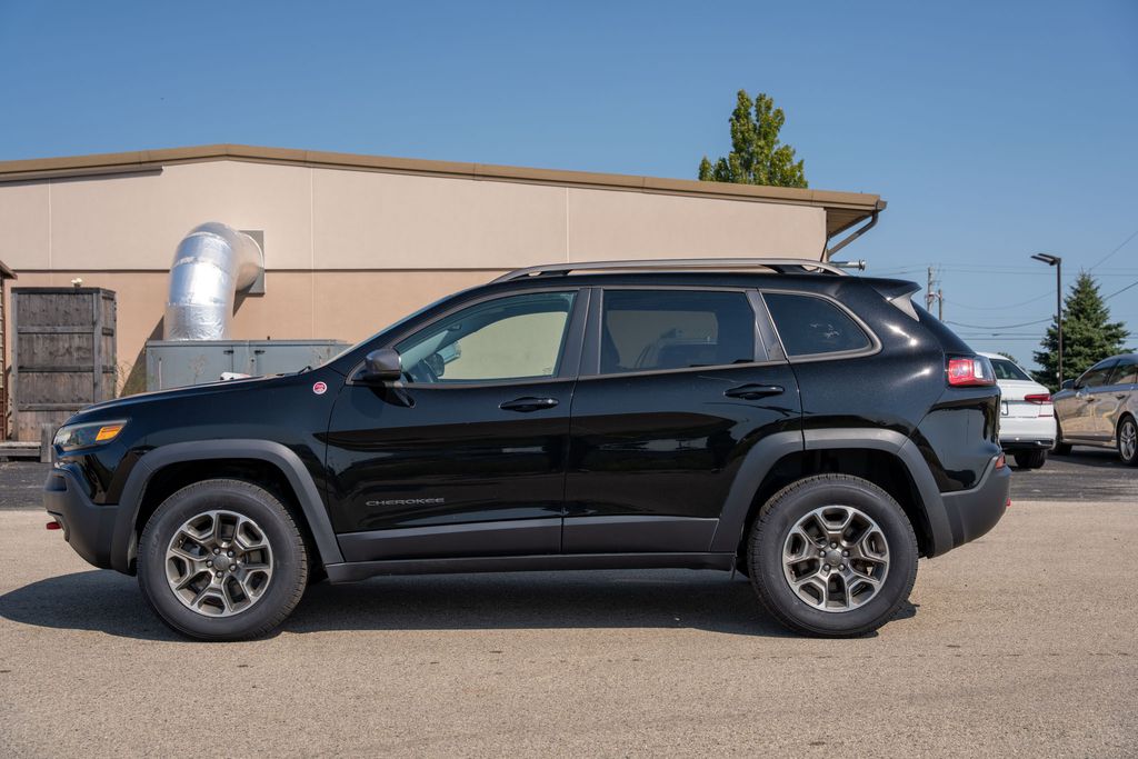 2020 Jeep Cherokee Trailhawk photo 2