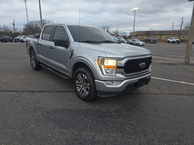 2021 Ford F-150 XL's photo