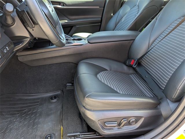 2024 Toyota Camry SE photo 13