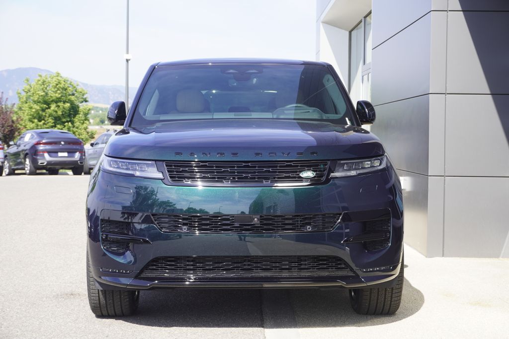 2025 Land Rover Range Rover Sport SE photo 3