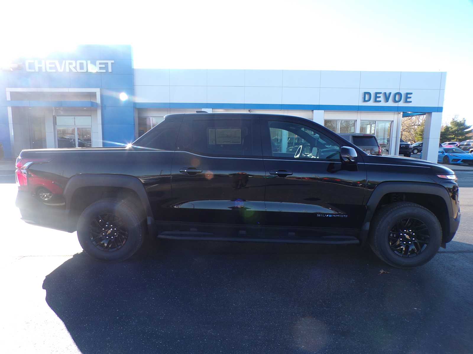 2025 Chevrolet Silverado EV LT photo 2