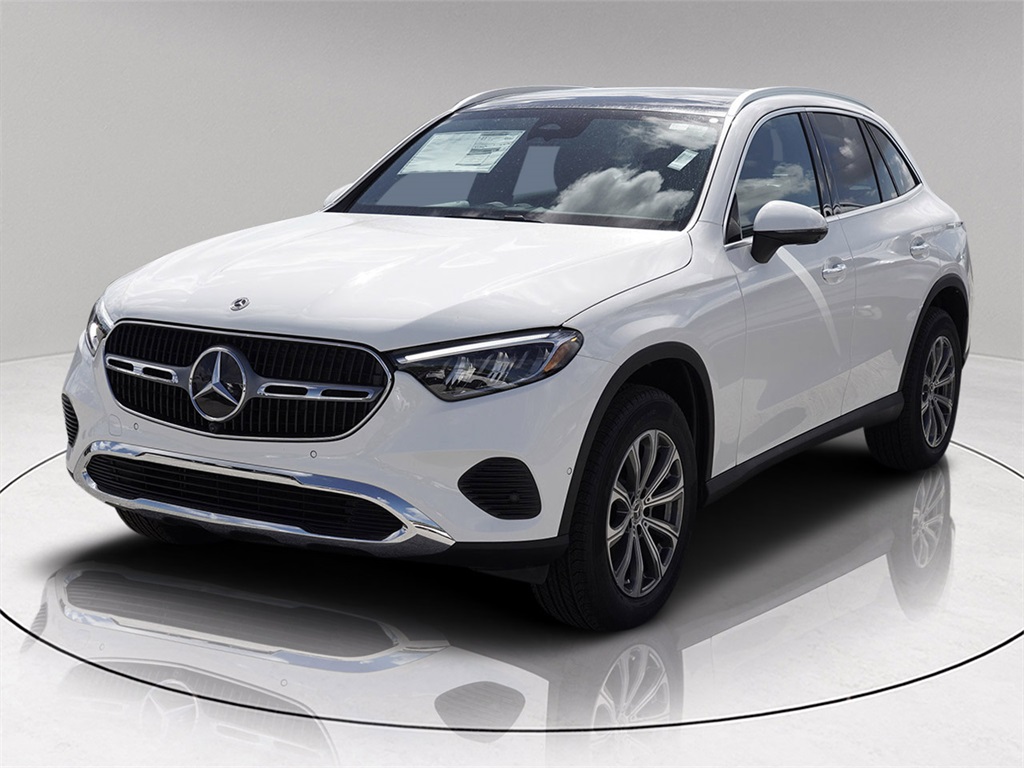2026 Mercedes Benz GLC 300 photo 3