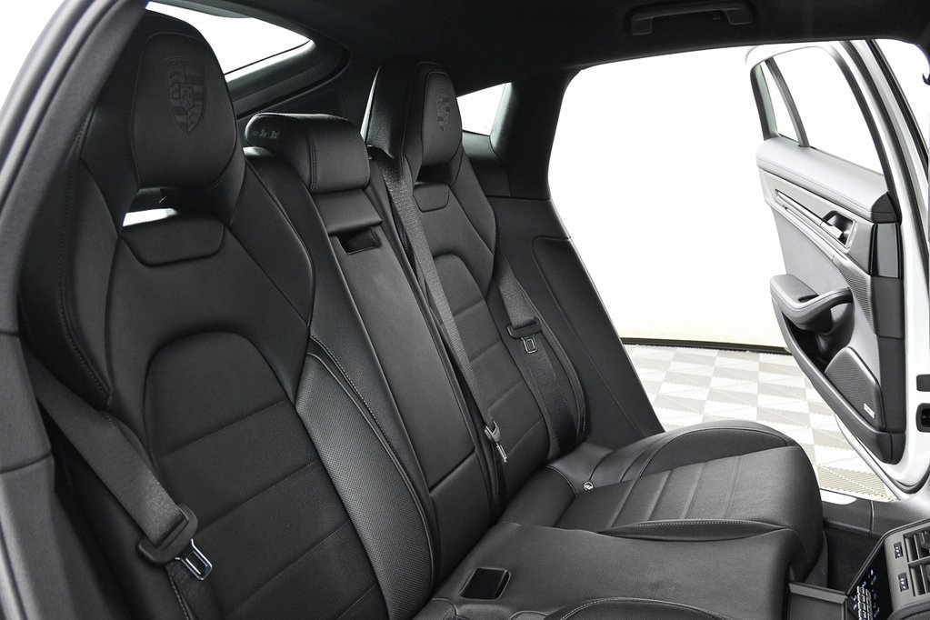 2025 Porsche Panamera 4 photo 22