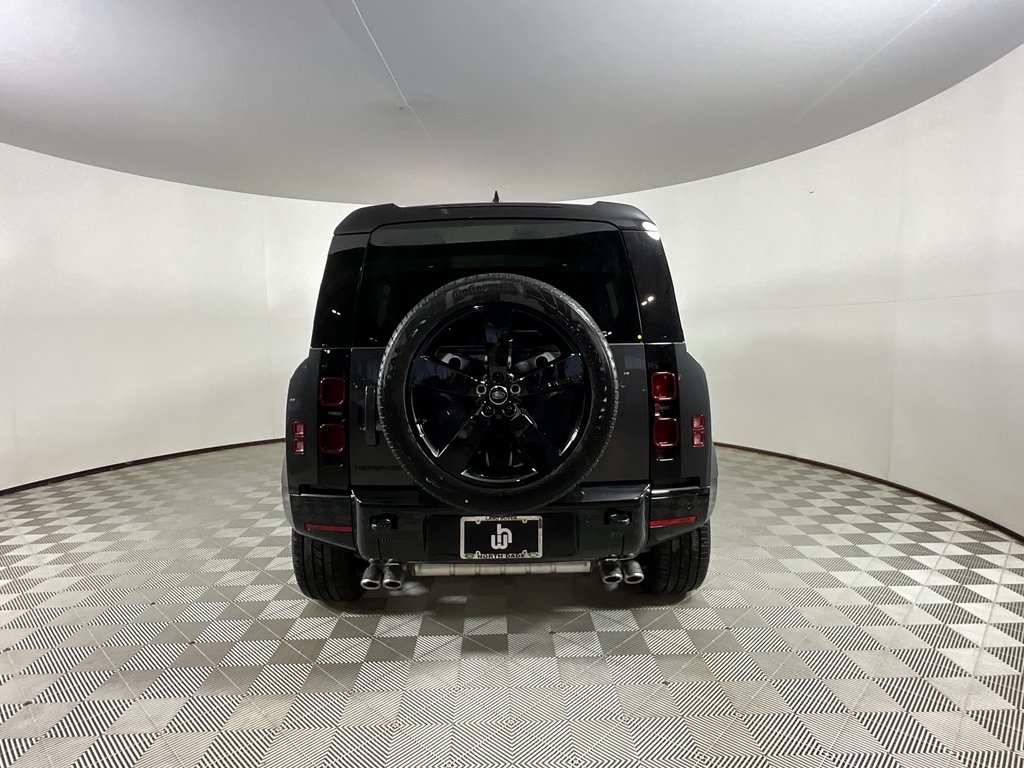 2025 Land Rover Defender 110 X-Dynamic SE photo 4