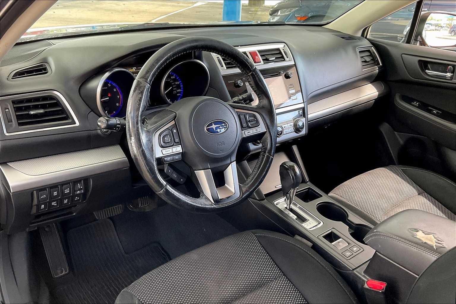 2017 Subaru Outback Premium photo 16