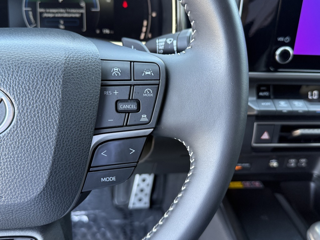 2025 Toyota Camry SE photo 24