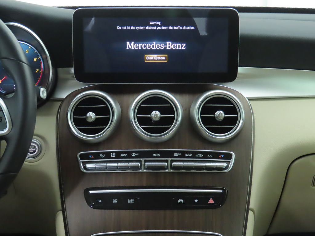 2022 Mercedes Benz GLC 300 photo 14