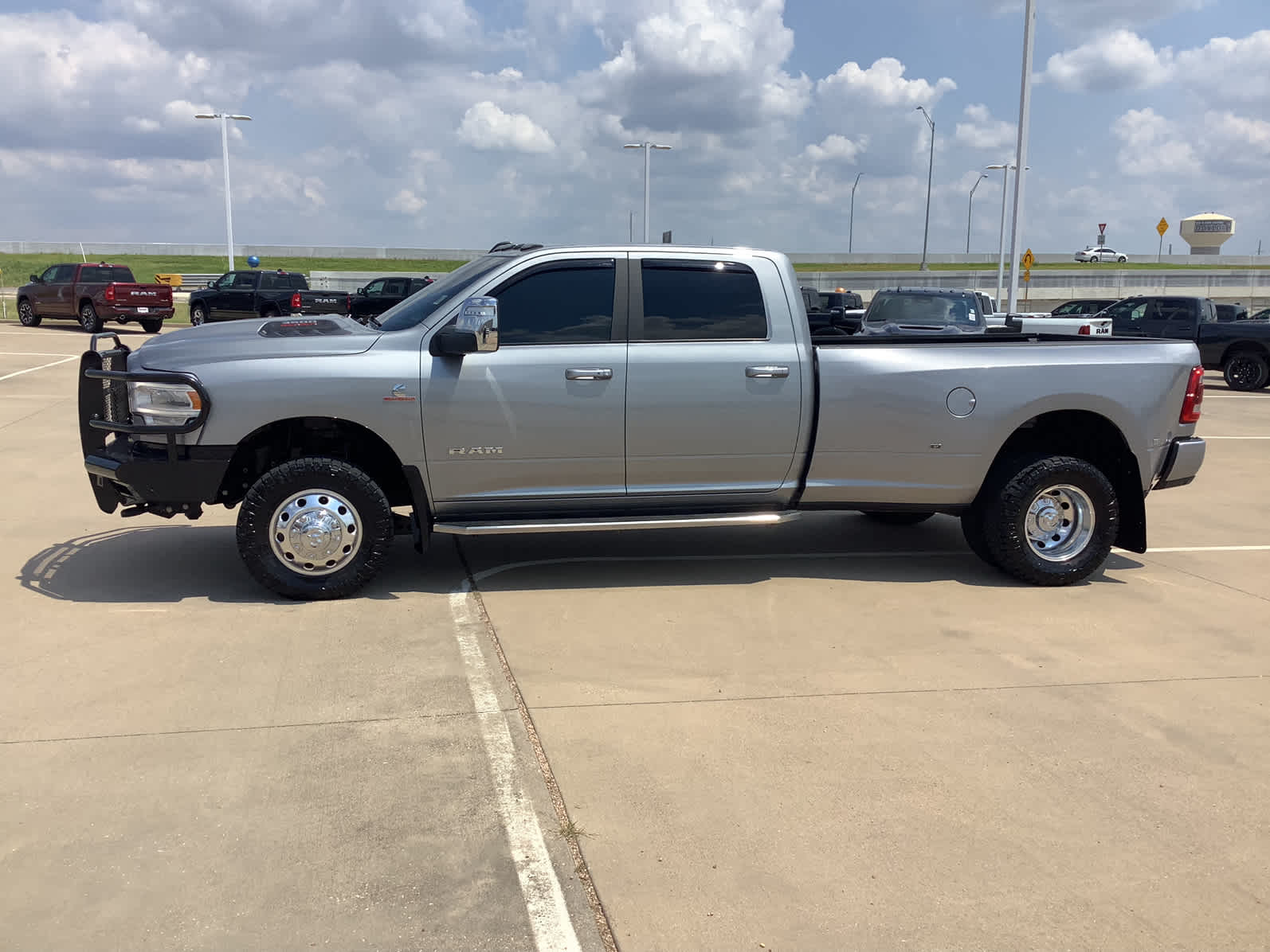 2024 Ram 3500 Laramie photo 7