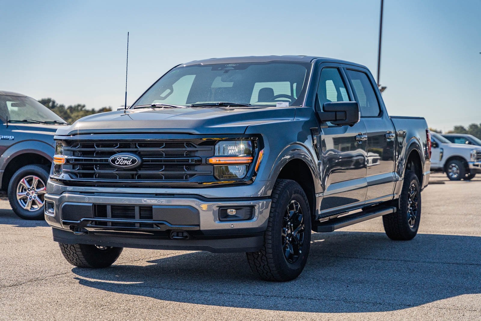 2025 Ford F-150 XLT photo 3