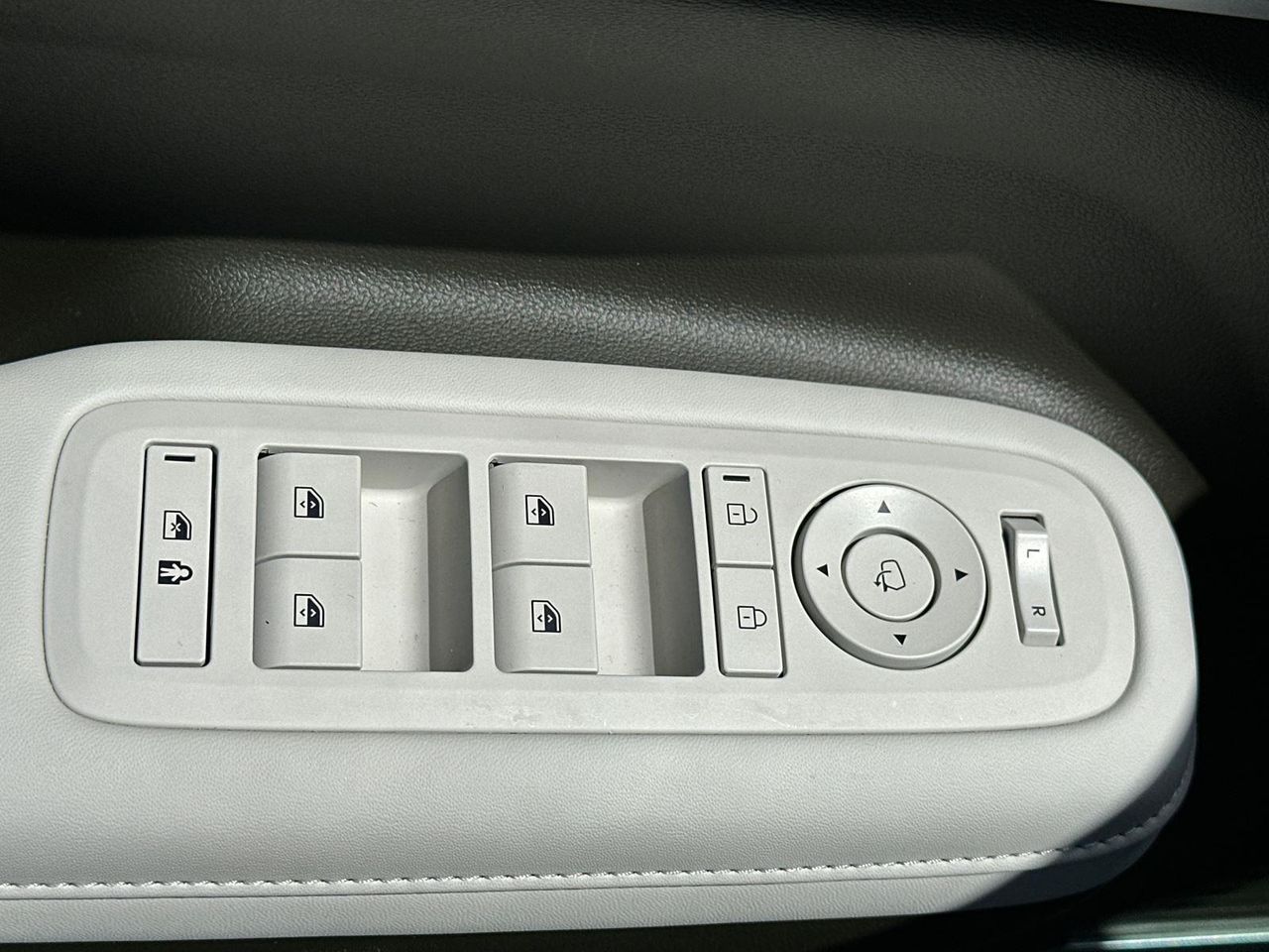 2025 Hyundai Santa Fe Calligraphy photo 9