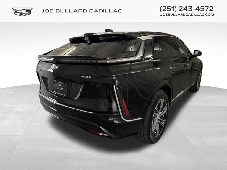 2025 Cadillac Lyriq Luxury photo 2