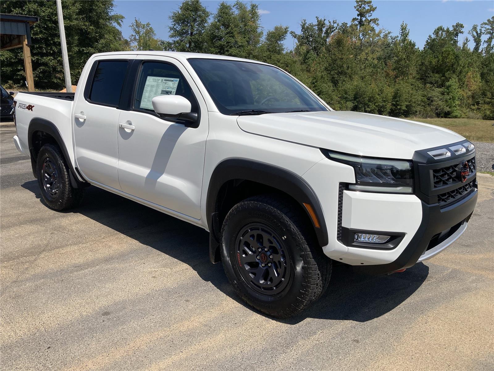 2026 Nissan Frontier Crew Cab PRO-4X photo 2