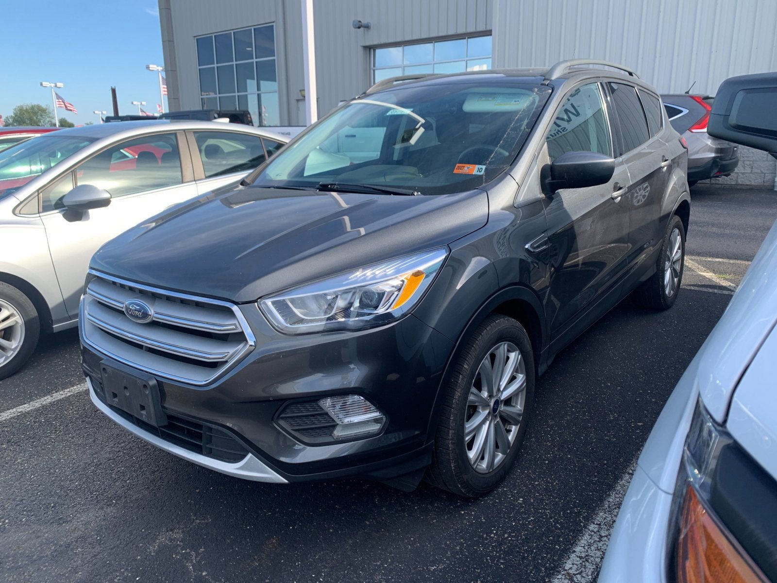 2019 Ford Escape SEL photo 3