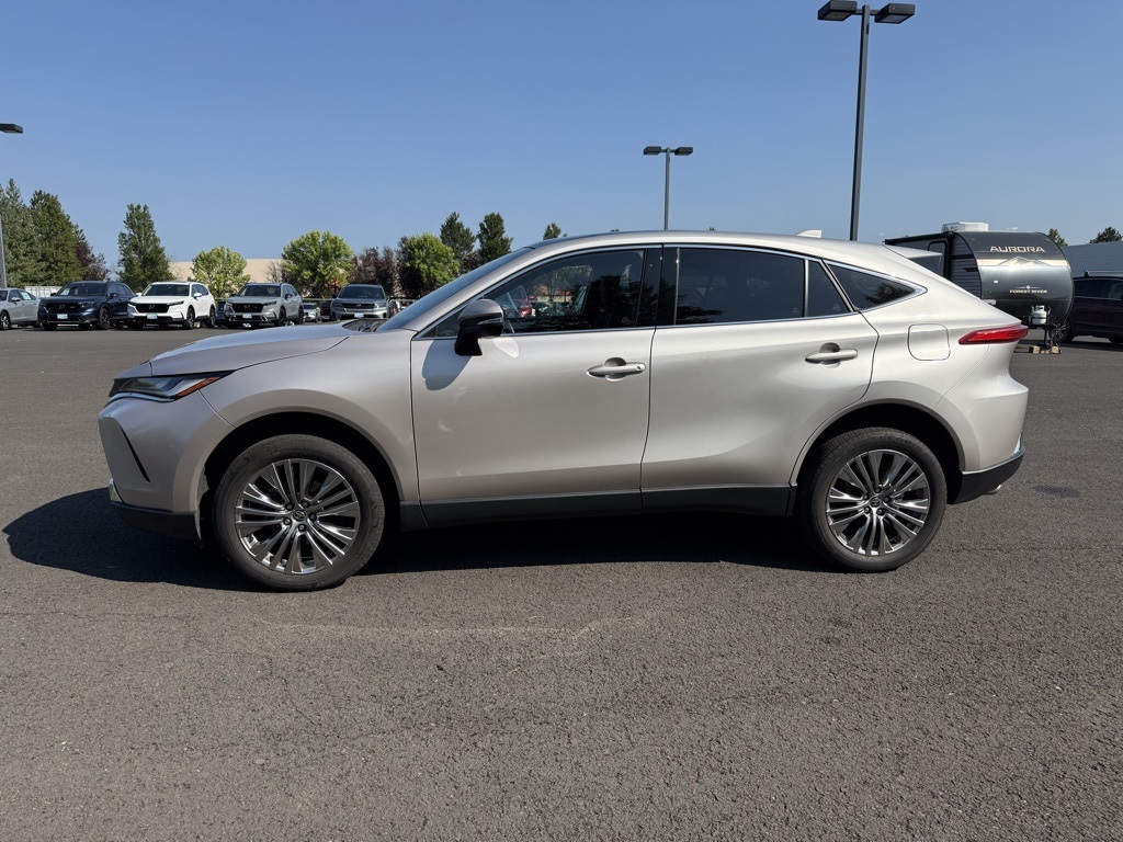 2024 Toyota Venza Limited photo 3