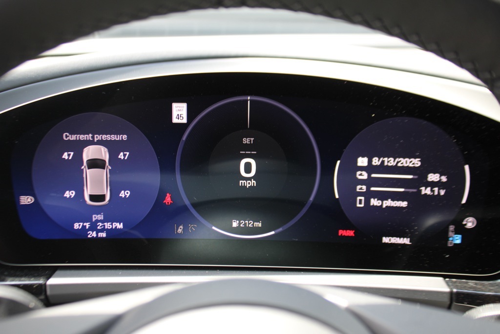 2025 Porsche Macan Electric photo 22
