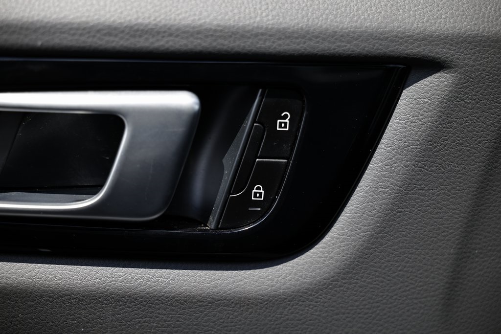 2022 Porsche Cayenne Base photo 20