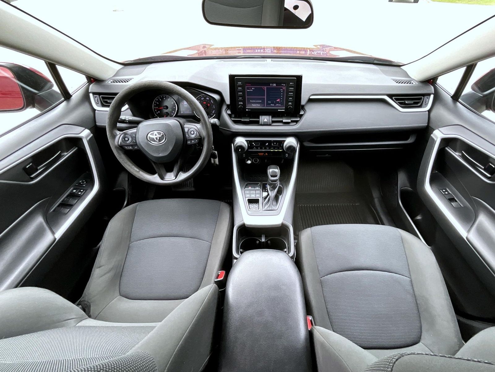 2022 Toyota RAV4 LE photo 14